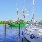 Semesterbostad Strandblick 28 *